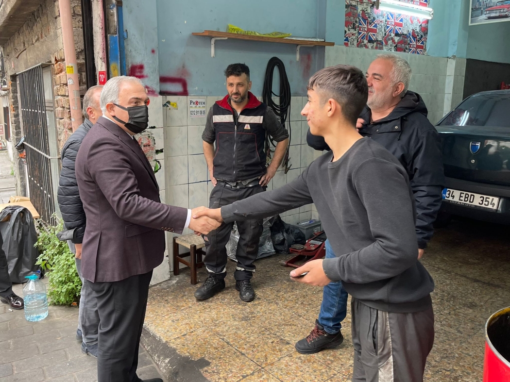 Başkan Turan Yavuz Sultan Selim Mahallesi'ndeydi