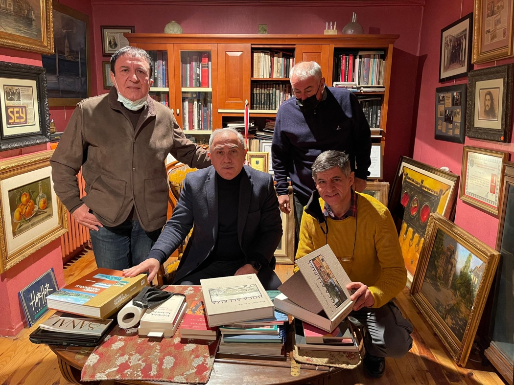 Başkan Turan Horhor Antikacılar Çarşısı'nı Ziyaret Etti