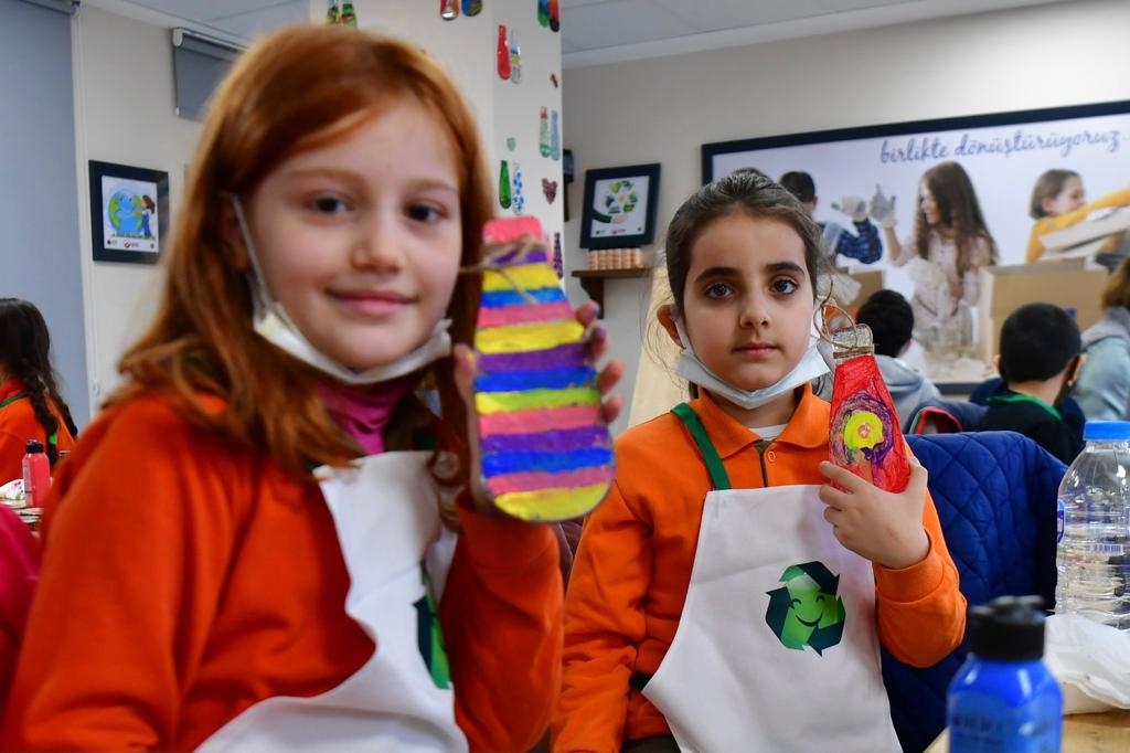 Başkan Turan Sıfır Atık Merkezi'ndeki Öğrencileri Ziyaret Etti
