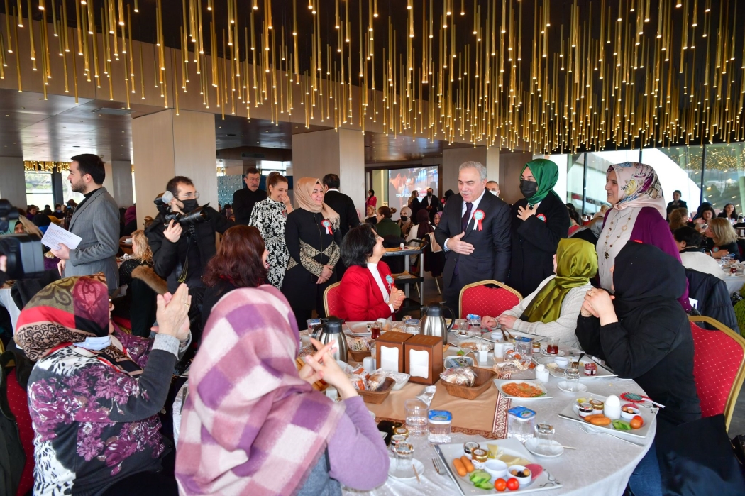 Başkan Turan Fatihli Kadınlarla Bir Araya Geldi