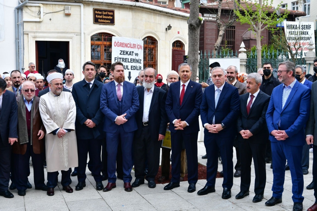 Hırka-i Şerif 2 Yıl Aradan Sonra Ziyarete Açıldı