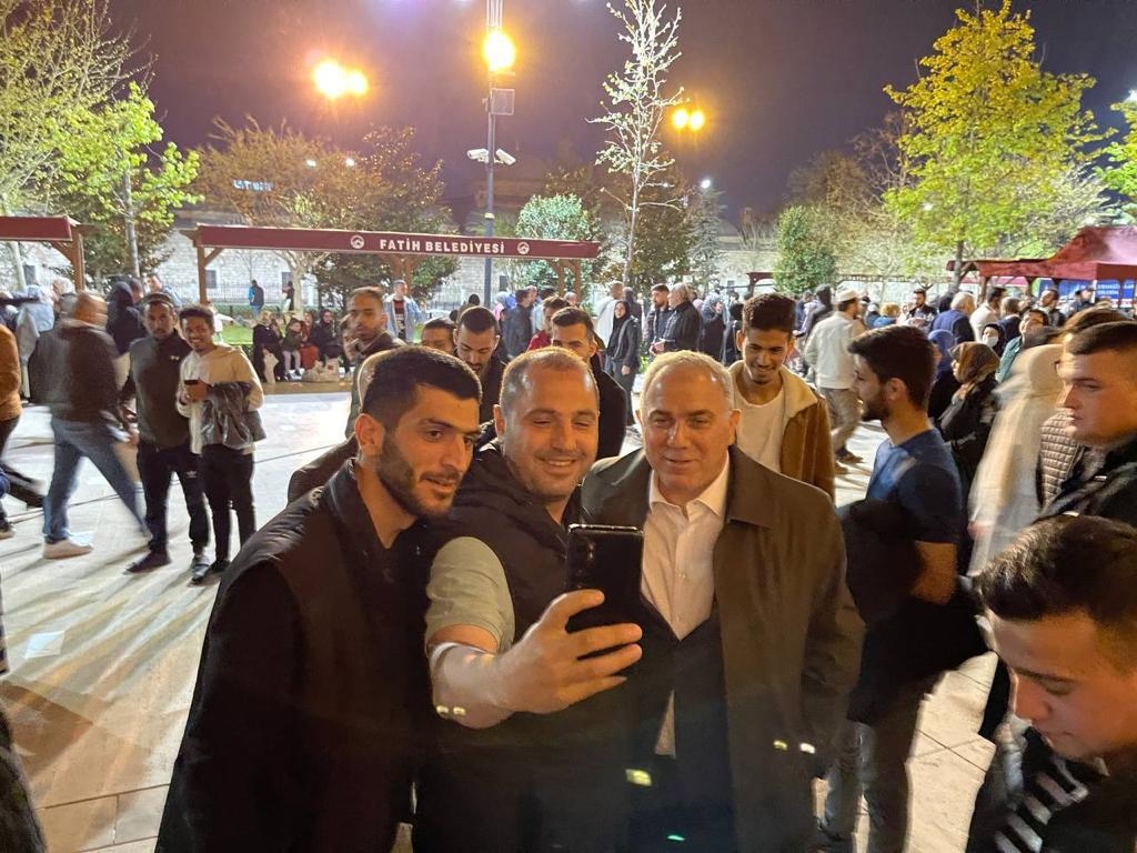 Fatih'te Kadir Gecesi Bereketi