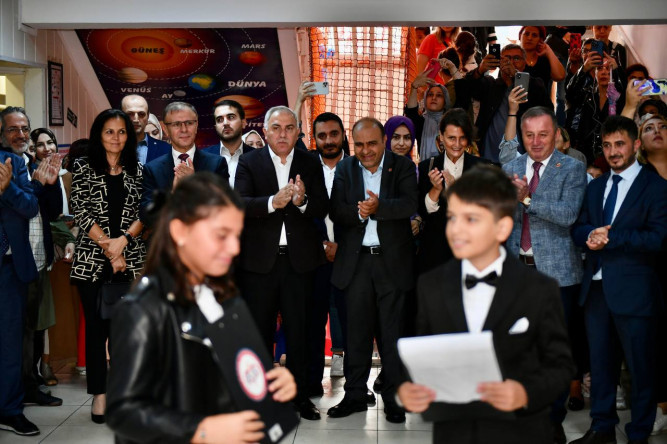 Başkan Turan Okulun İlk Gününde Öğrencileri Yalnız Bırakmadı