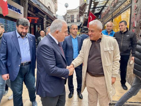 Başkan Mehmet Ergün Turan Nuruosmaniye'deydi
