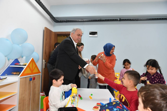 Başkan Turan'dan Çocuk Durağı'na Ziyaret