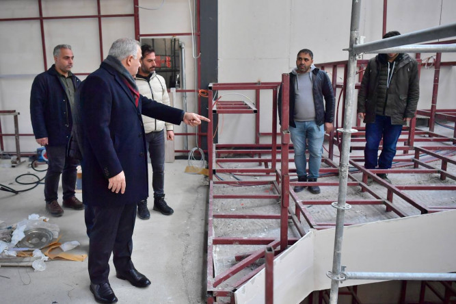 Başkan Mehmet Ergün Turan Vatan Kütüphanesi'nde İncelemelerde Bulundu