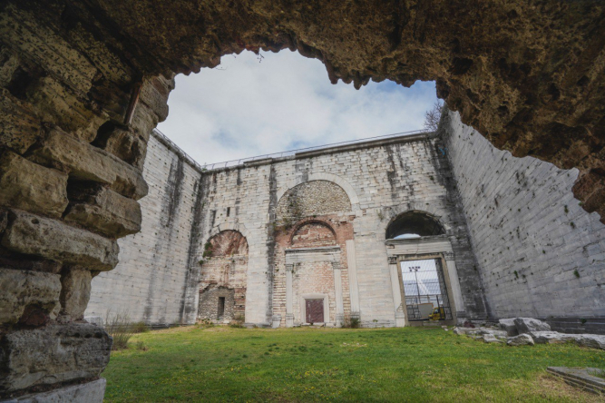 Fatih'in Göz Bebeği Yedikule Hisarı'nın Restorasyonu Devam Ediyor