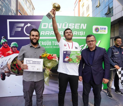 F0 DÖNÜŞEN ARABA YARIŞ FOTO GALERİ