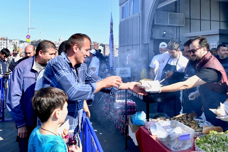 Fatih Belediyesi Balık Festivali'nde “Rastgele” Yarışması