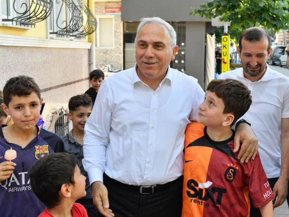 Fatih Belediye Başkanı M. Ergün Turan, Yedikule Mahallesi'nde Hemşehrilerini Ziyaret Etti