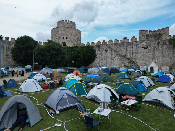 Tarihi Yedikule Hisarı'nda Eşsiz Bir Etkinlik: Aile Çadır Kampı