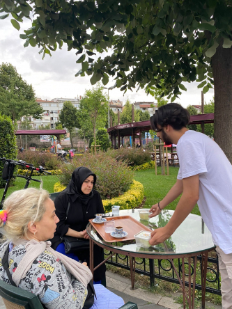 9 Ağustos Dünya Kavun Günü'nde Vatandaşlara Kavun Sürprizi