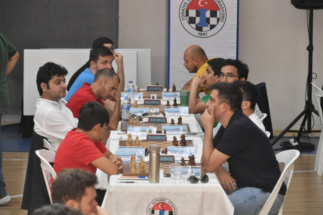 8. Uluslararası İstanbul Açık Satranç Turnuvası Büyük Bir Katılımla Sonuçlandı