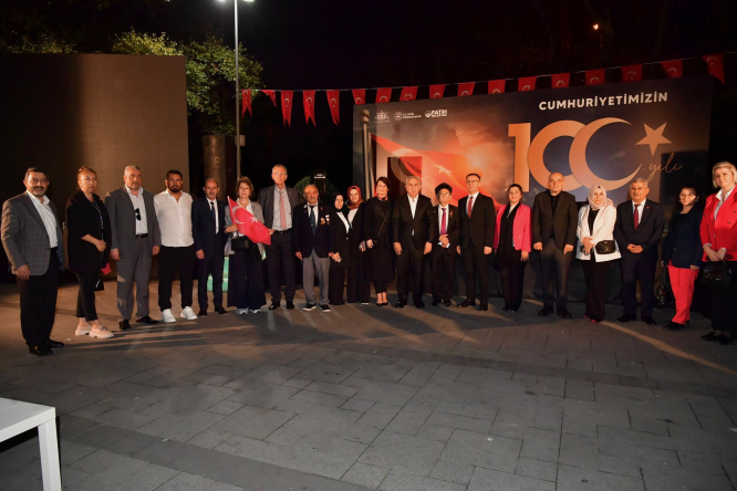 Cumhuriyetin 100. Yılı Saraçhane Parkı'nda Coşkuyla Kutlandı