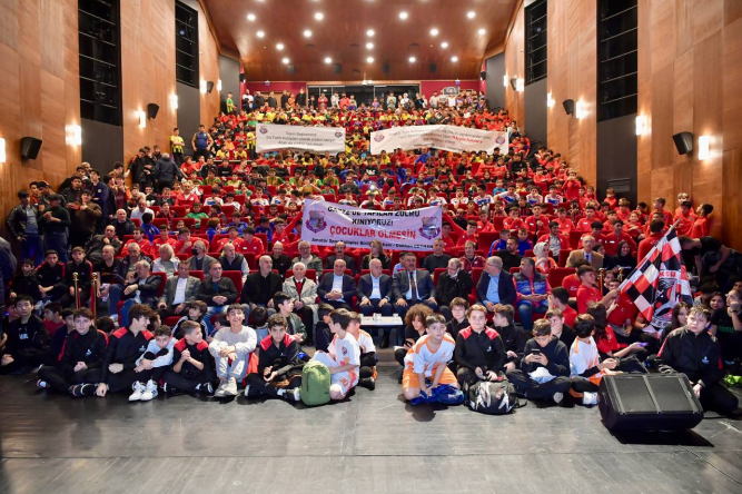 Fatih Belediyesi'nin Amatör Spor Kulüplerine Desteği Devam Ediyor