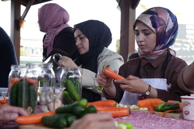Fatihli Kadınlarımız Yedikule&Ayvansaray Bahçe Turşu Atölyesi'nde Buluştu