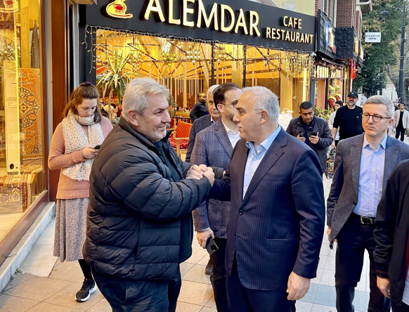 Başkan Turan Alemdar Mahallesi'nde Hemşehrileriyle Selamlaştı