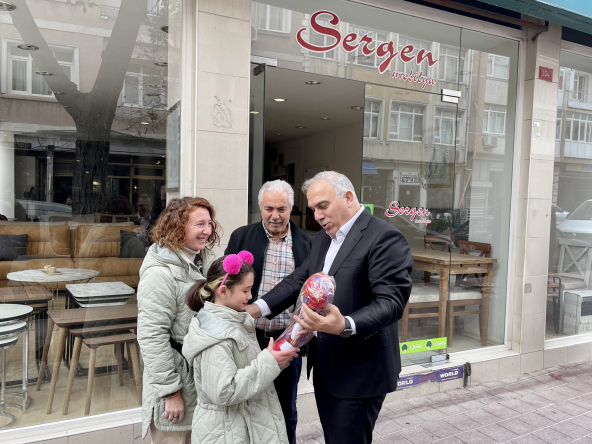 Başkan Turan Cerrahpaşa Mahallesi'nde Fatihli Vatandaşlarla Sohbet Etti