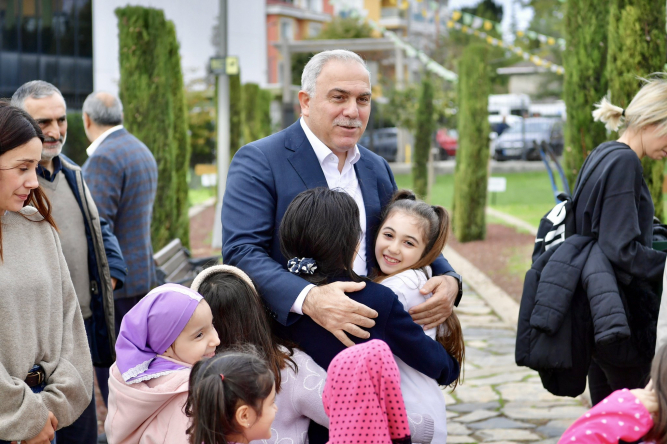 Başkan Turan Yedikule Bahçe'de Minik Çiftçiler ile Buluştu