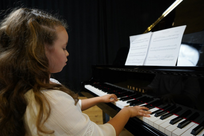 Fatih'in Genç Müzisyenleri Fatih Sanat Akademisi'nin Güz Dönemi Piyano Konseri'nde Sahne Aldı
