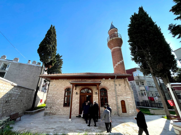 Başkan Turan Cuma Namazının Ardından Muhtesip İskender Camii Cemaati ile Bir Araya Geldi