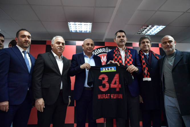 Başkan Turan, Cumhur İttifakı İBB Başkan Adayı Murat Kurum ile Karagümrük Spor Kulübü Yönetimini Ziyaret Etti