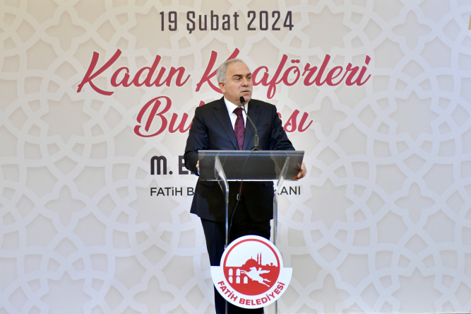 Başkan Turan, Kadın Kuaförü ile Güzellik Salonu İşletmecisi Hemşehrileriyle Neslişah Sultan Kültür Merkezi'nde Buluştu