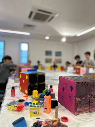 Kadırga Sanat Galerileri'ndeki Rubik Küp Atölyesi'nde Sanatsal Becerilerimizi Keşfediyoruz