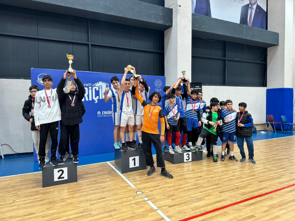 Genç Sporcular Suriçi Kupası Futsal Finalinde Şampiyonluk İçin Mücadele Etti