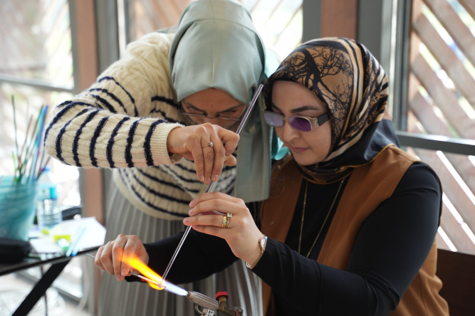 Tarihî Yedikule Hisarı'nda Kendi Cam Takılarımızı Tasarlıyoruz