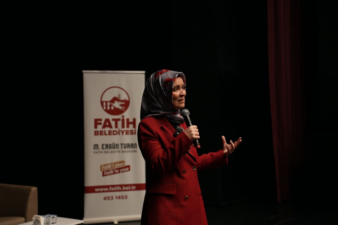 Hatice Kübra Tongar'ın “Bağırmayan Anne-Baba Olmak” Söyleşisi FKSM'de Gerçekleştirildi