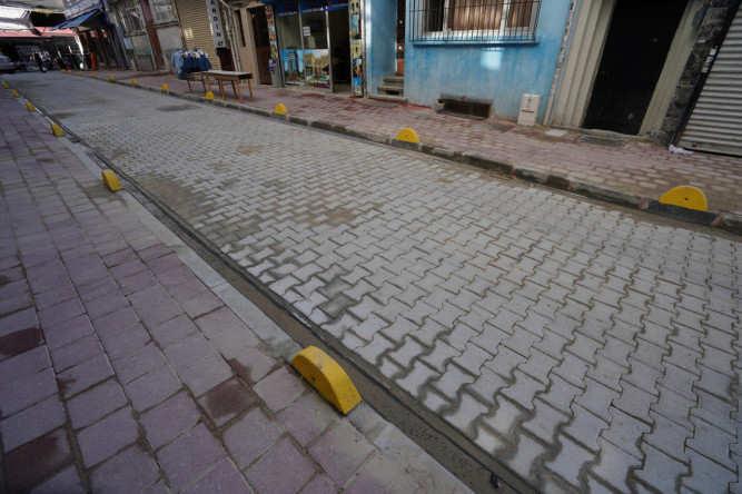 Yol ve Tretuvar Çalışmaları Devam Ediyor: Ehli Dil Sokak Yenilendi