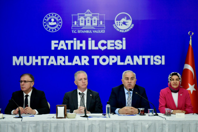 Başkan Turan, Vali Gül ile Birlikte Fatih'teki Muhtarlarla Bir Araya Geldi