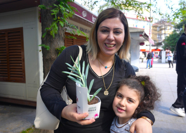 Halkla İlişkiler Ofisimizden “Anneler Günü” Sürprizi