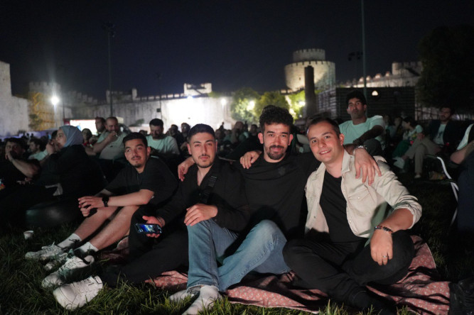 Tarihî Yedikule Hisarı'nda UEFA Şampiyonlar Ligi Coşkusu!