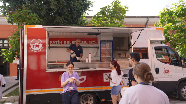 Fatih Belediyesi Üniversitelerde Çorba İkramına Devam Ediyor