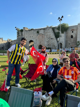 Yedikule Hisarı'ndaki Avrupa Futbol Şampiyonası Açık Hava Gösterimi Sekiz Yüz Kişiyi Buluşturdu!