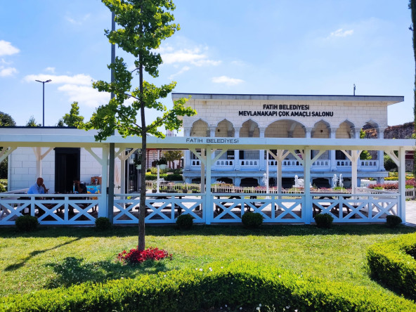 İlçemizdeki Parklara Yeni Kamelyalar Eklemeye Devam Ediyoruz