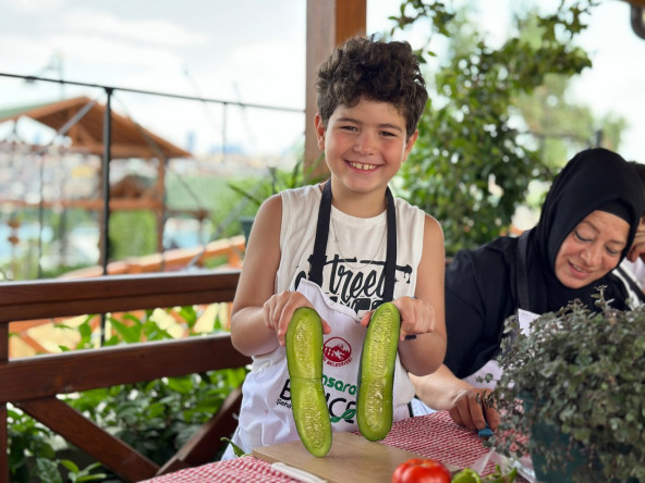 Vatandaşlar Ayvansaray Bahçe'deki Atalık Tohum Atölyesi'nde Doğa ile Buluştu