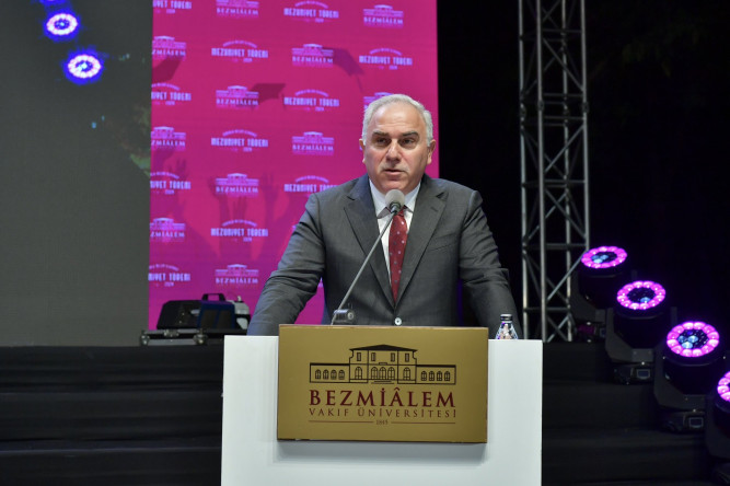 Başkan Turan, Bezmiâlem Vakıf Üniversitesi Tıp Fakültesi Mezuniyet Törenine Katıldı