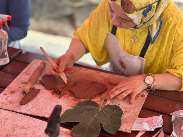 Vatandaşlar Ayvansaray Bahçe'nin Seramik Atölyesi'nde Buluştu