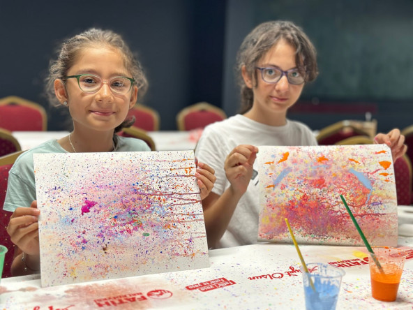 Miniklerimiz Nusret Çolpan Sanat Galerisi'ndeki Karışan Renkler Atölyesi'nde Buluşuyor