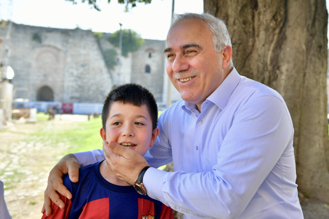 Başkan Turan, Tarihî Yedikule Hisarı'nda Fatihli Vatandaşlarla Buluştu