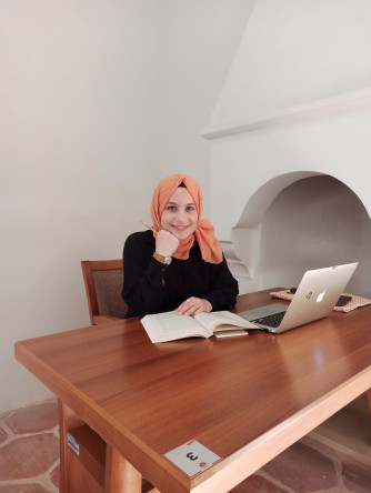 Medrese Davutpaşa'dan Bir Başarı Daha: Dr. Emine Şahin Doktora Tezini Tamamladı