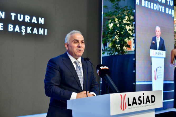 Laleli Moda ve Alışveriş Festivali'nin Açılış Töreni, Ticaret Bakan Yardımcısı Gürcan, Vali Gül ve Başkan Turan'ın Katılımıyla Gerçekleştirildi