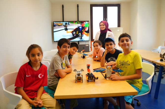 Bilim Fatih'ten Öğrencilerimize Kodlama Atölyesi: Geleceğin Teknolojisine İlk Adım
