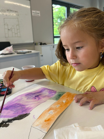 Çocuklarımız Sanatla Buluşuyor: KARINCA El Emeği Eğitim Birimi'nde Sulu Boya Atölyesi