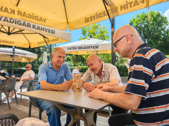 Yadigâr Kahvesi, Değerli Büyüklerimize Hizmet Vermeye Devam Ediyor