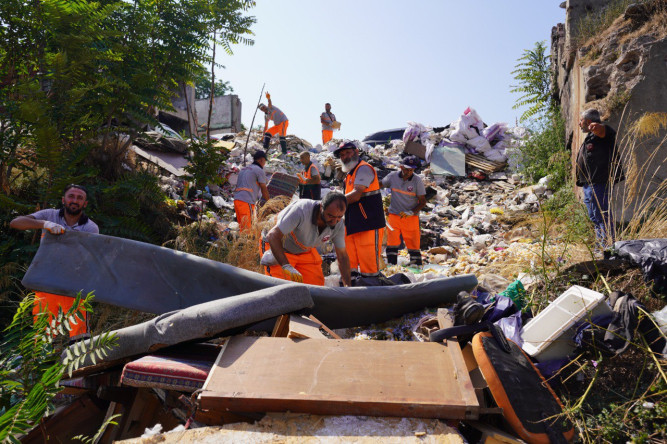 Fatih Belediyesi'nden Periyodik Çalışma: Boş Arsalar ve Metruk Binalar Temizleniyor