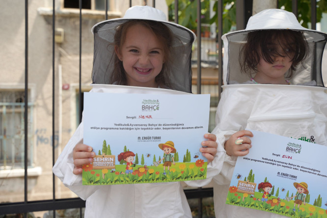 Minik Arıcılar Yedikule & Ayvansaray Bahçe'de Doğayı Keşfediyor